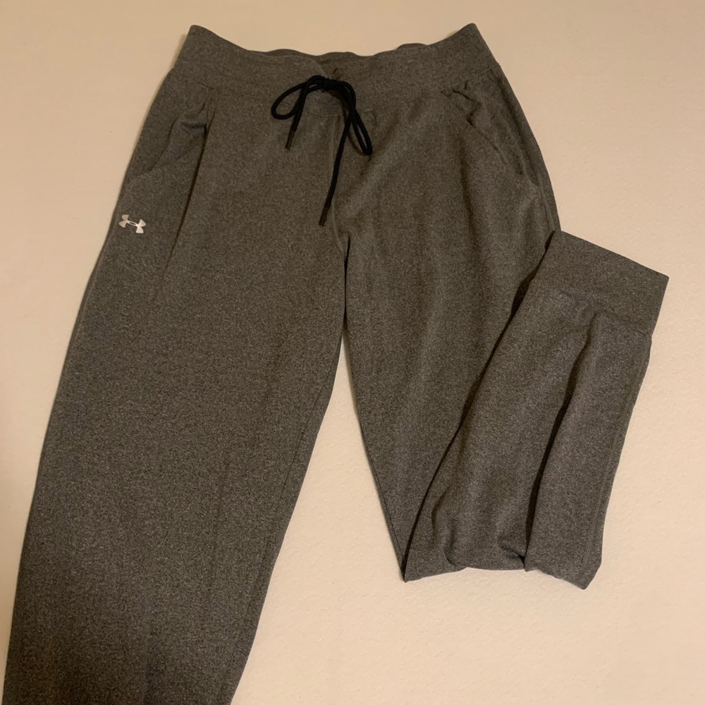 BRAND NEW NEVER WORN under amor sweats